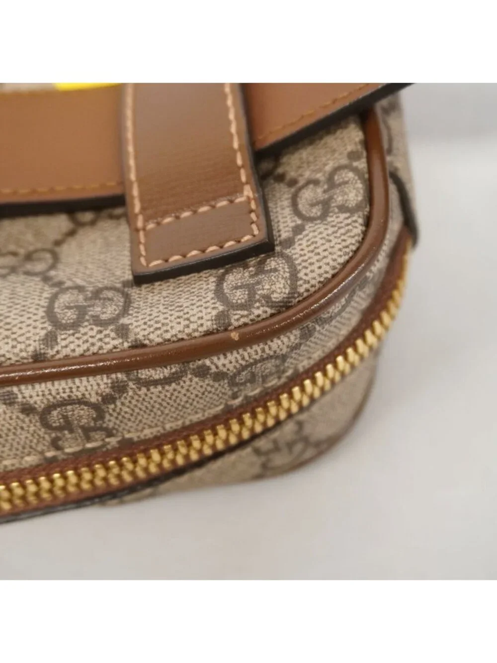 Gucci Shoulder Bag GG Supreme Brown Gold